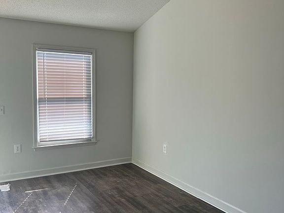 4th image of 230 Lanier Dr #172