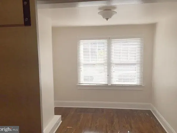 4 W Cork St APT 1, Winchester, VA 22601