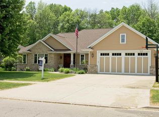1199 Folkestone Dr, Green Bay, WI 54313