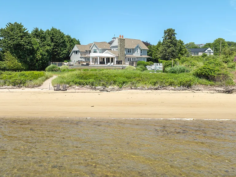 335 E Lake Dr — Photo 24