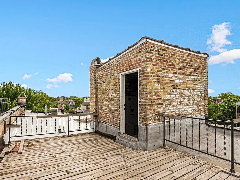 1250 N Rockwell St #3 — Photo 9