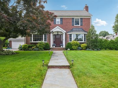 96 Newmarket Road, Garden City, NY, 11530