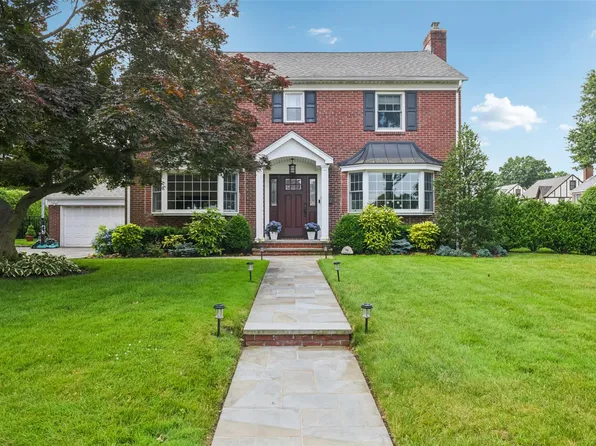 96 Newmarket Road, Garden City, NY 11530