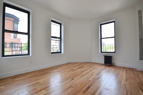 Rented by Bold New York | media 25