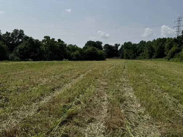 8 Oakmere Ln, Lafayette, TN 37083