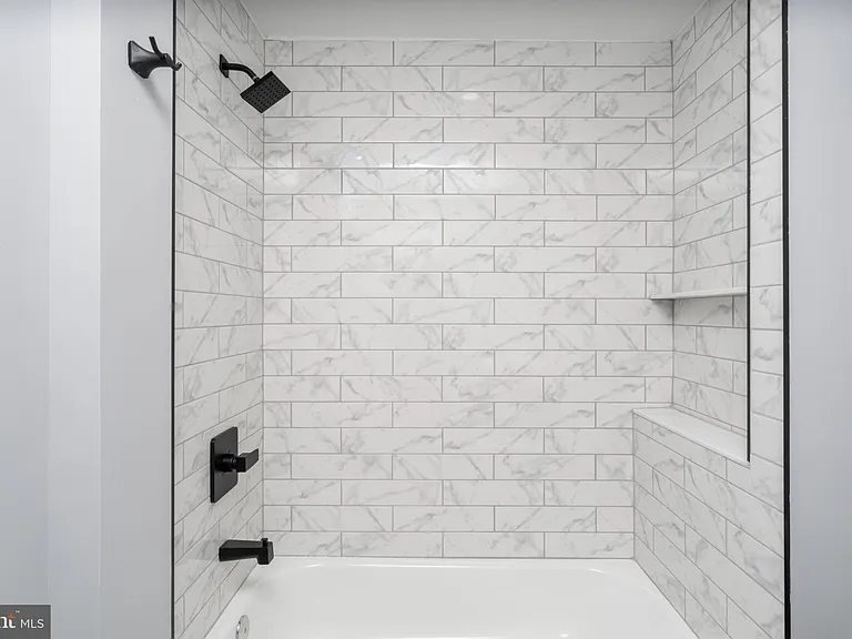 2323 E Cabot St #2 — Photo 19