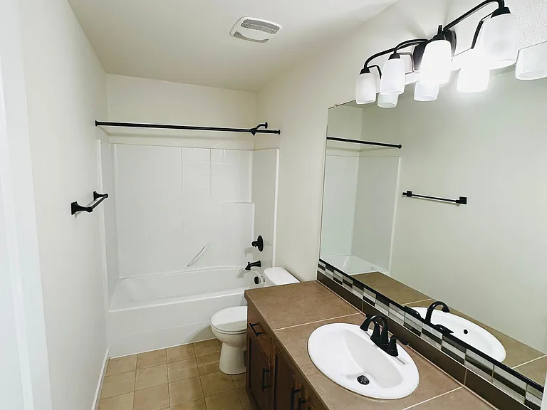 487 SW Aldea Ter — Photo 24