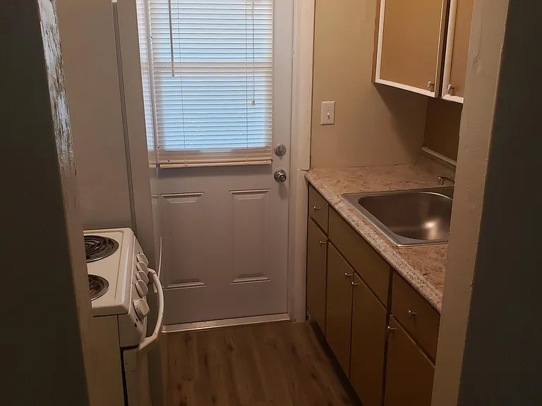 701 Winchester St #5 — Photo 3