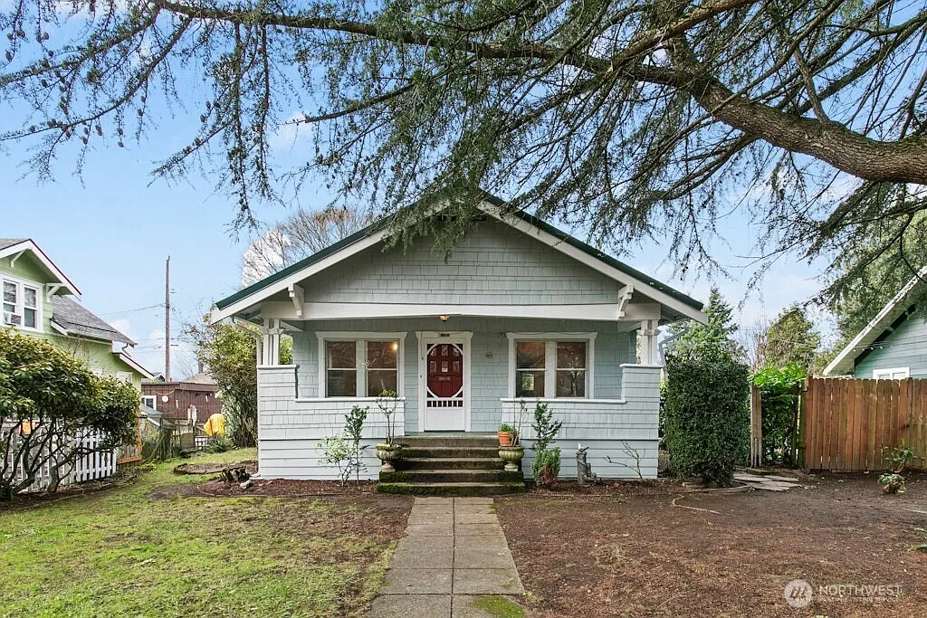 5627 44th Avenue SW photo 1