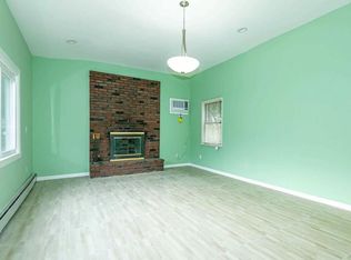 43 W 22nd St, Huntington Station, NY 11746