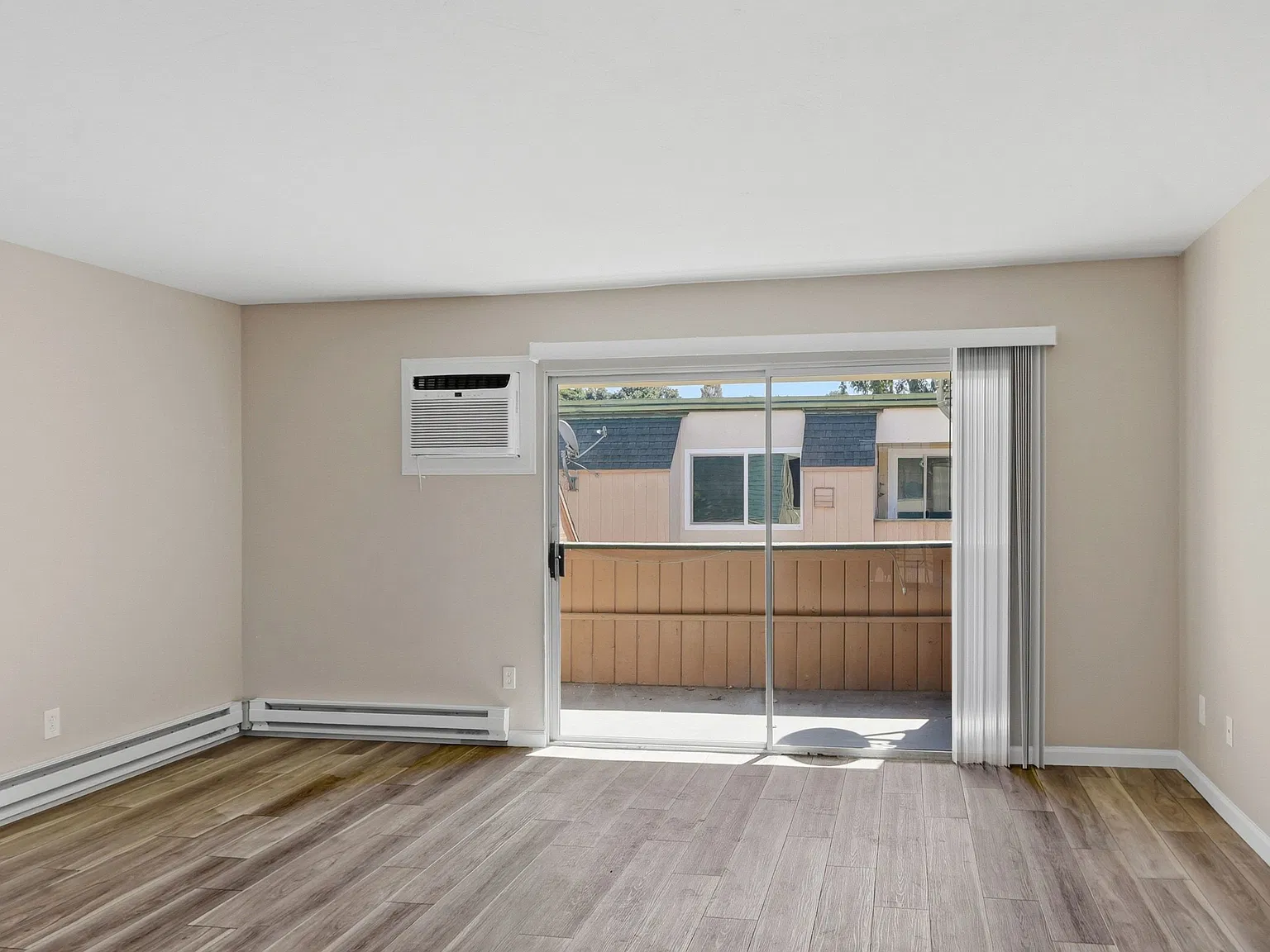 3 bed, 1149 sqft, $3,250 — Photo 4