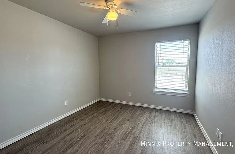 4319 E 61st St — Photo 15
