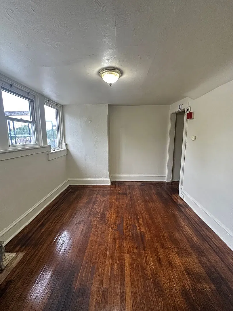 68-72 Nyack ave — Photo 4