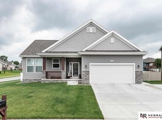 2127 Alexandra Rd, Papillion, NE 68133