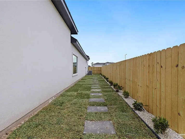 3816 Zimmerus Ave — Photo 25