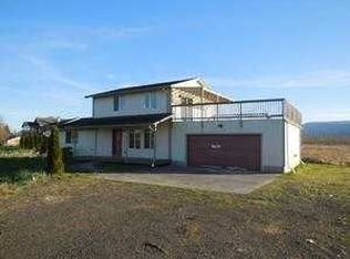 497 W Birnie Slough Rd, Cathlamet, WA 98612