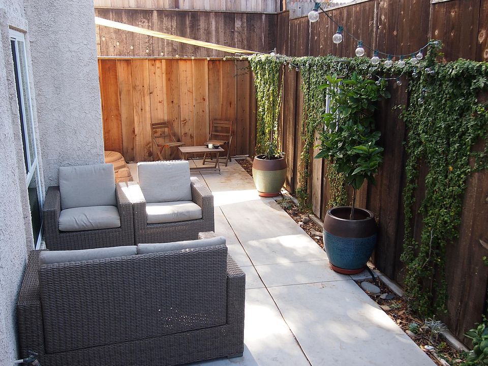 Over-sized private 400 sq ft outdoor patio