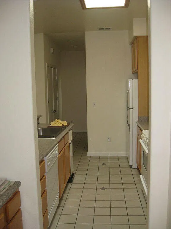 2 bed, 1183 sqft, $2,900 — Photo 3