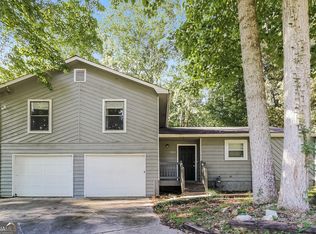 5824 Stonehaven Dr NW, Kennesaw, GA 30152