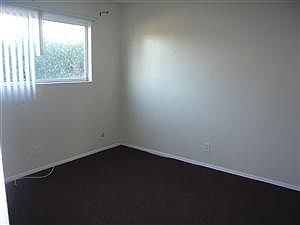 4th image of 1253 W 106th St APT 13