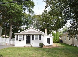 90 Atlantic Dr, Parsippany, NJ 07054