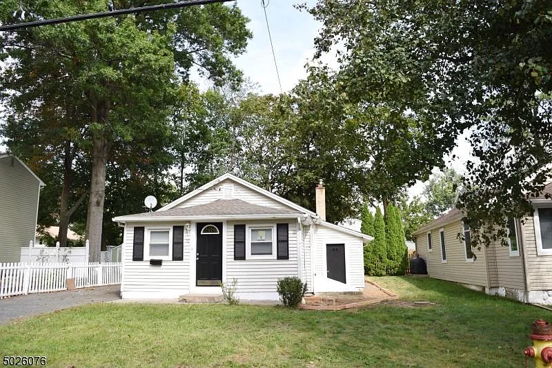 90 Atlantic Dr photo 1