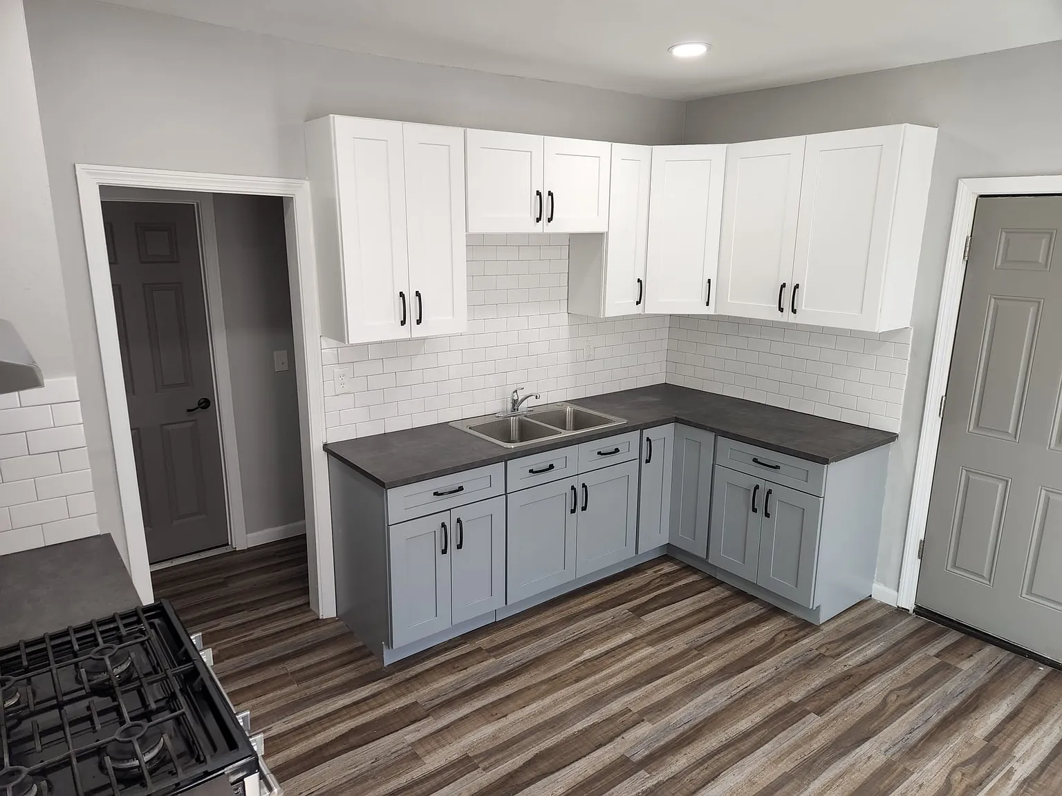3 bed, 1.5 bath, $2,500 — Photo 3