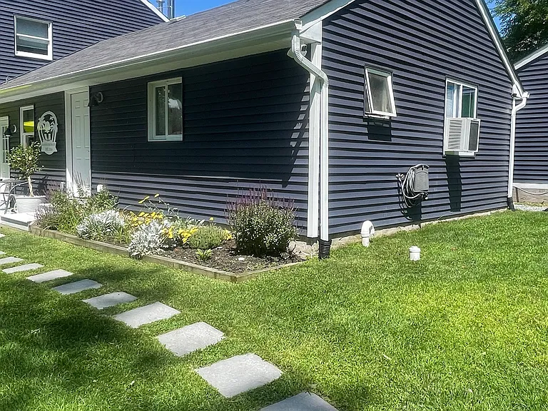 125 Halesite Dr — Photo 2