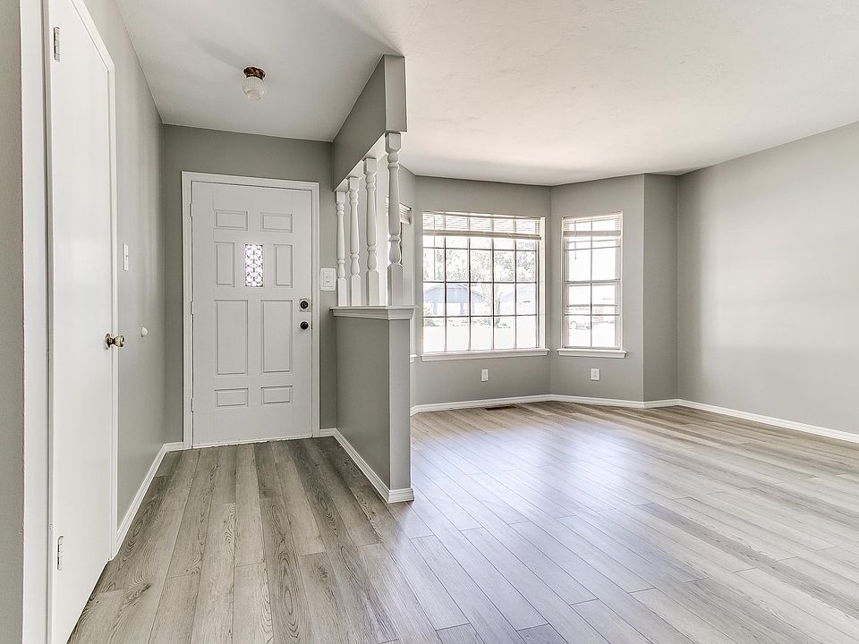 1st image of 4405 N Chapman Ave