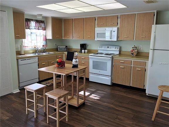 4th image of 2202 Hartlebury Way #459
