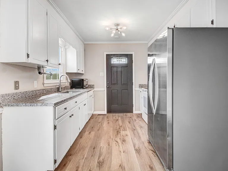 303 Wanda Dr — Photo 13