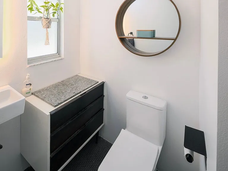5500 Queenswood Dr — Photo 20