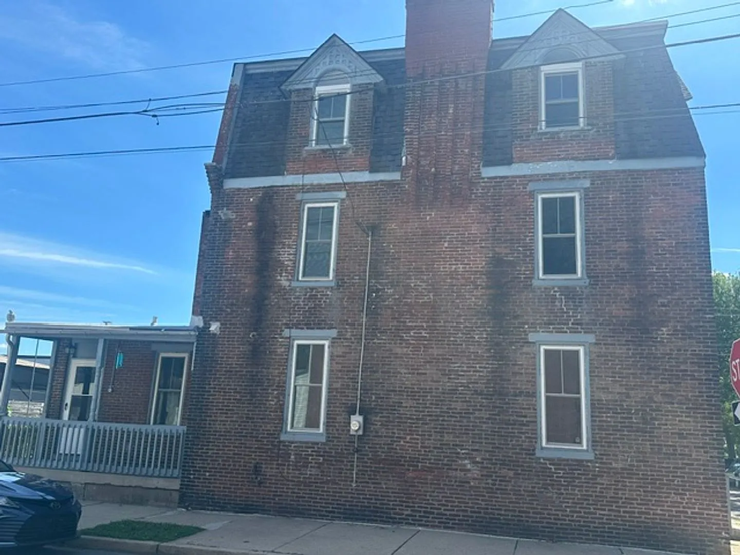 Ready to Move-in Charming 4-Bedroom 2 Bath Home in Pottstown 202 South Franklin Street — Photo 2