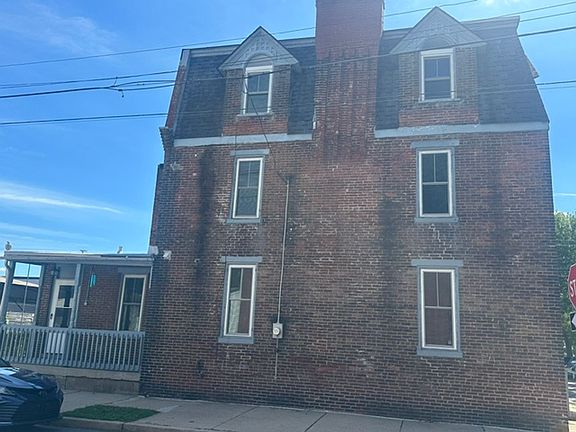 2nd image of 202 S Franklin St