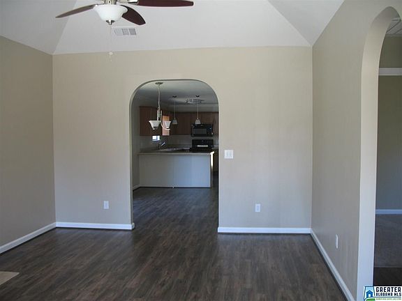 4th image of 405 Fox Run Cir