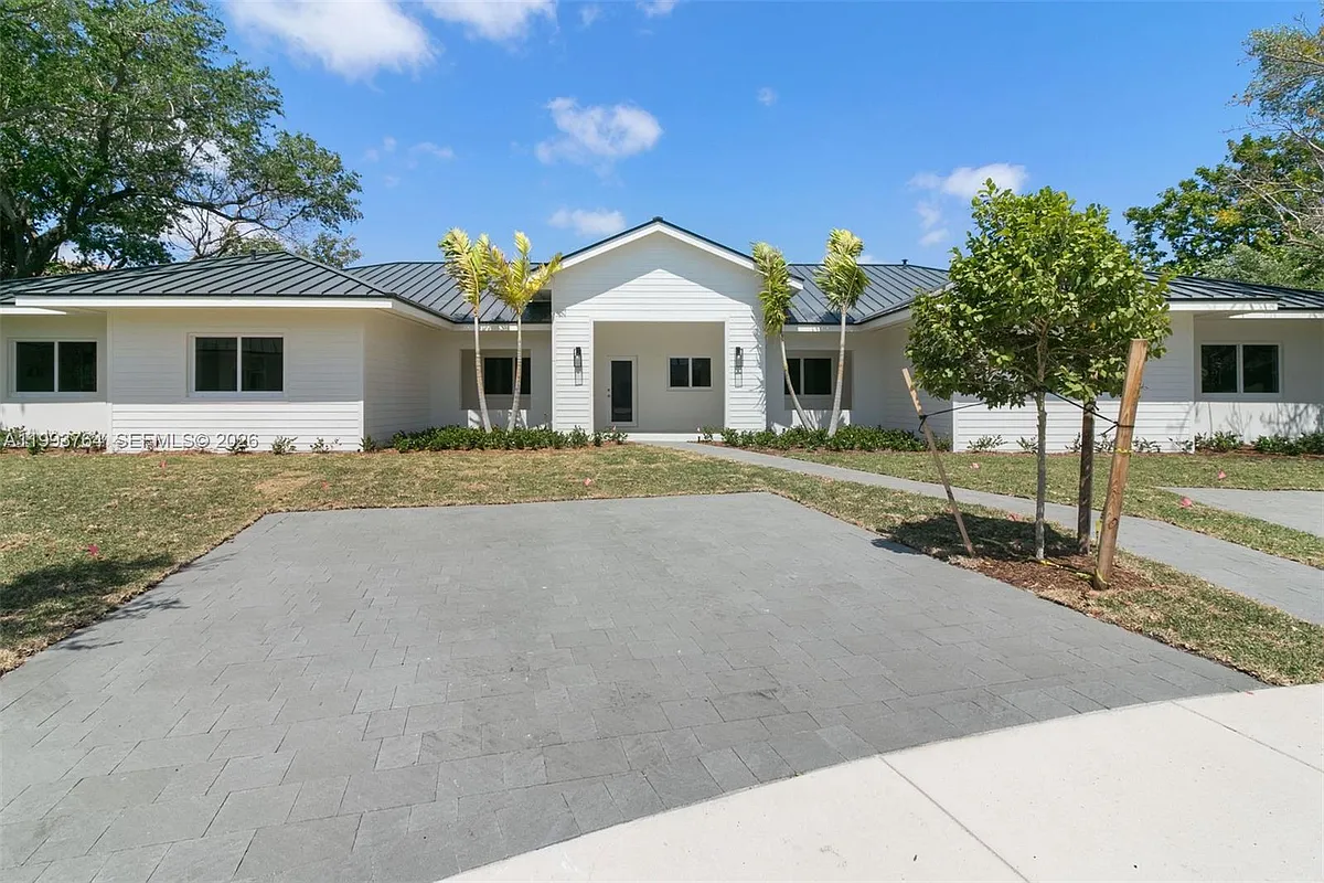 Building Photo - 4732 SW 87th Ave #4732