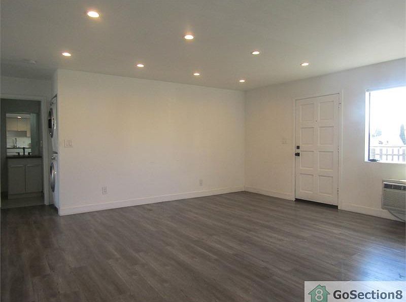 1st image of 4919 9th Ave