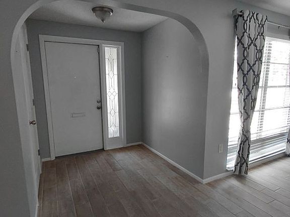 5th image of 20263 Hamilton Ave