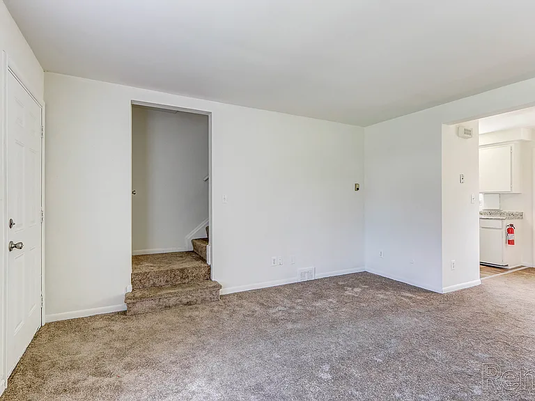 Elmsleigh Apartments — Photo 6