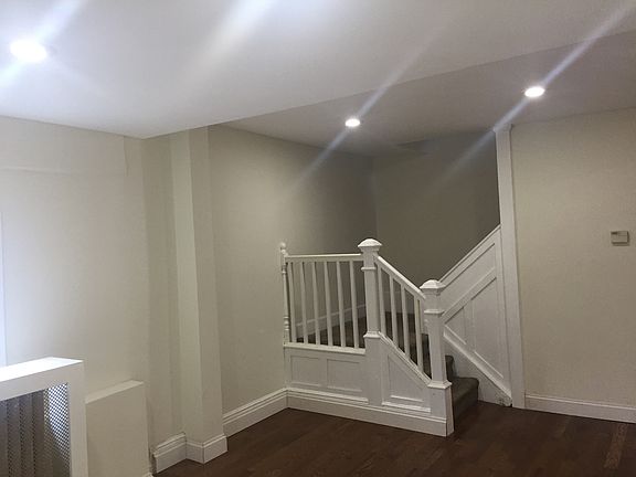 4th image of 81 Wellington St