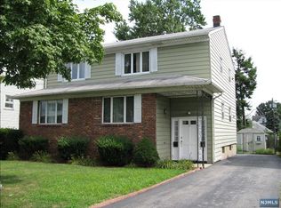 22 Craig Ct, Elmwood Park, NJ 07407