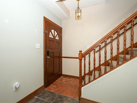 5th image of 244 Overbrook Dr