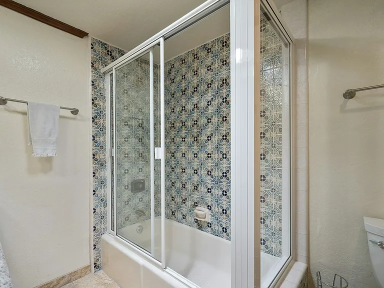 227 S Irena Ave #12 — Photo 33