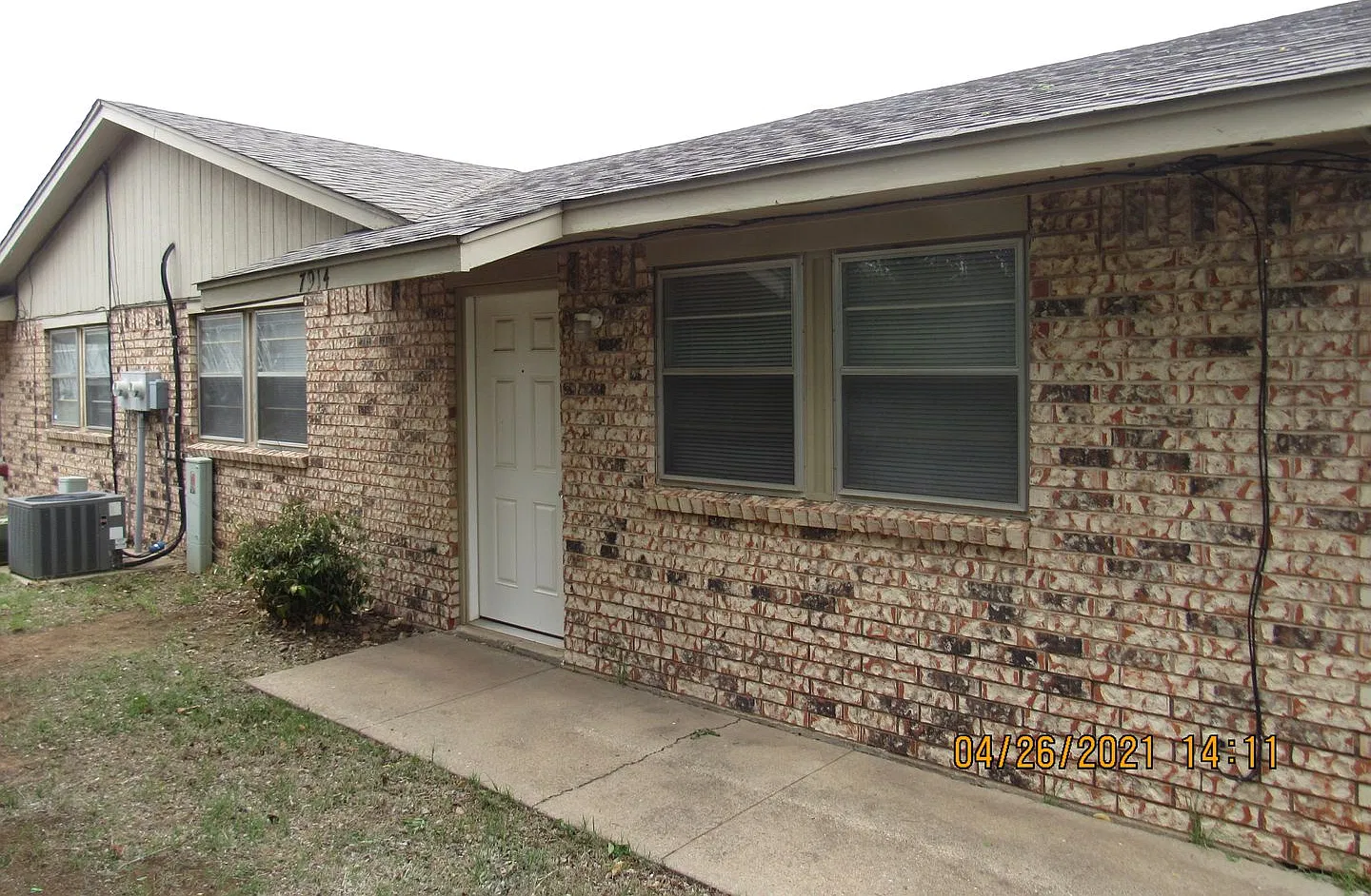 Great Condo located on the Westside of Lawton near Lawton Market Place Shopping Center — Photo 1