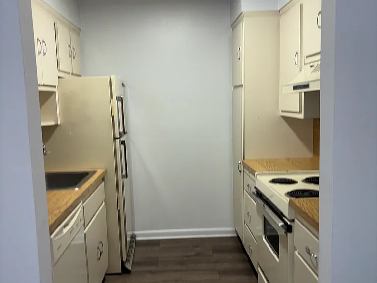 164 Union St #2E — Photo 8