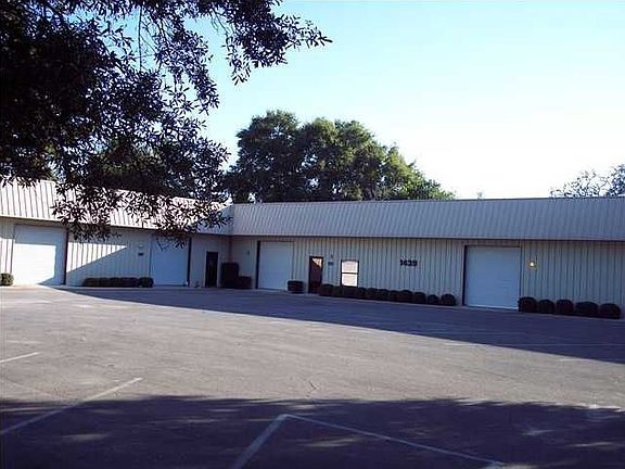 3rd image of 1439 Live Oak St Ste E