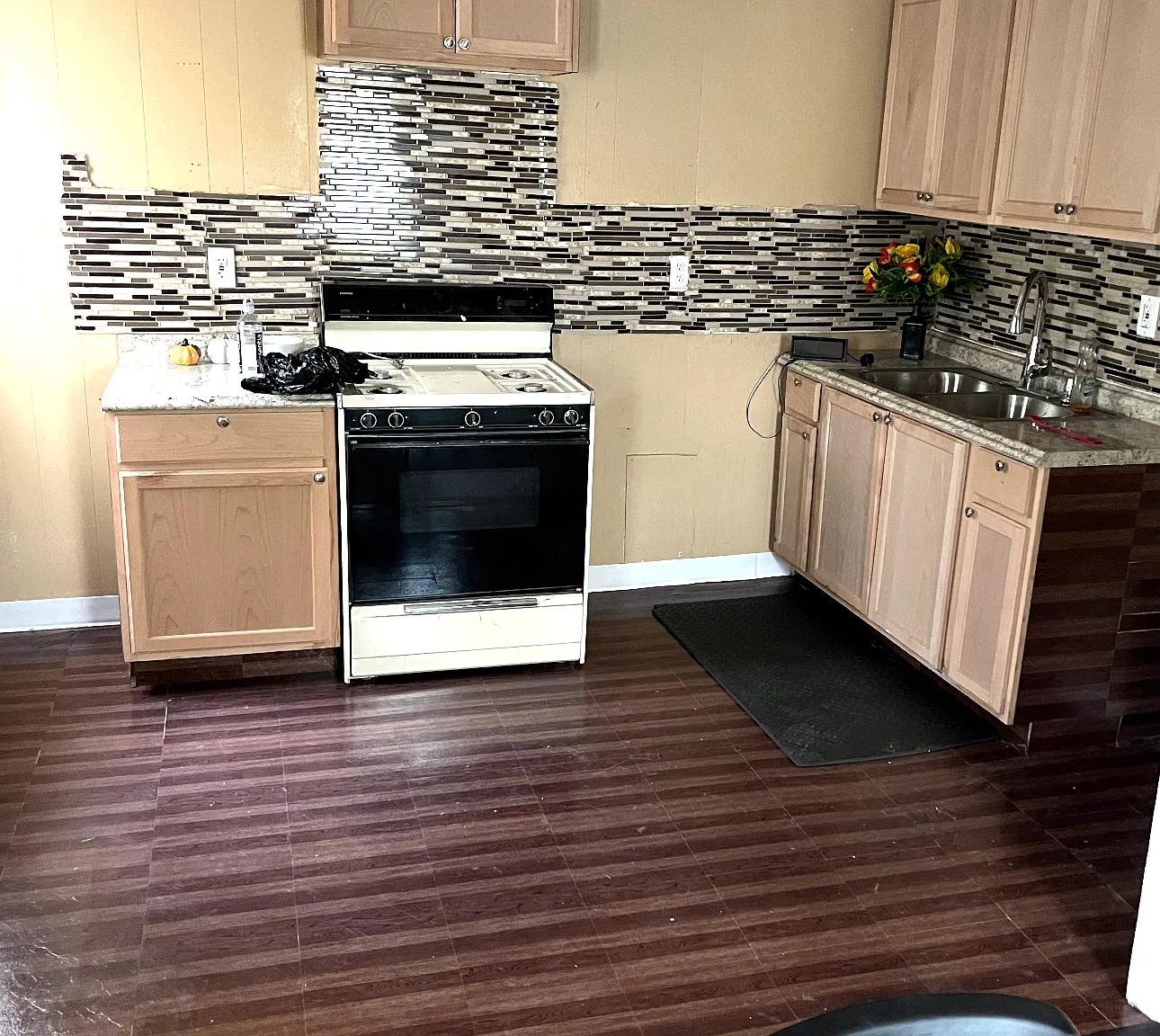 3 bed, 1224 sqft, $1,300 — Photo 2