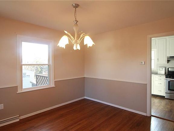 5th image of 3459 Thornwood Dr