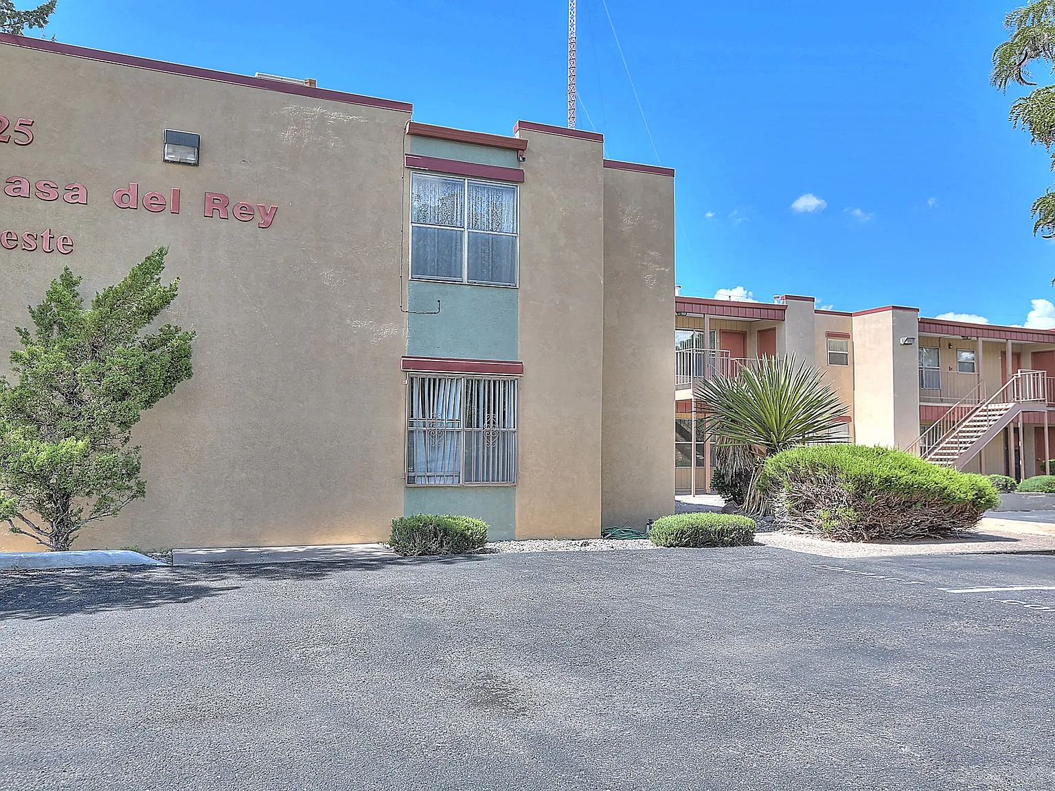 Casa Del Rey Oeste Apartments — Photo 2