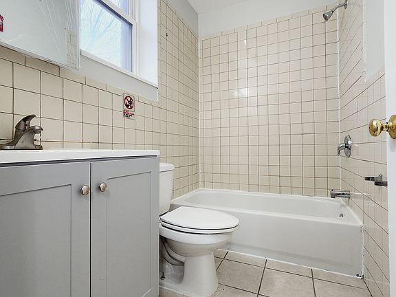 4th image of 3 Parnell Pl APT 3C